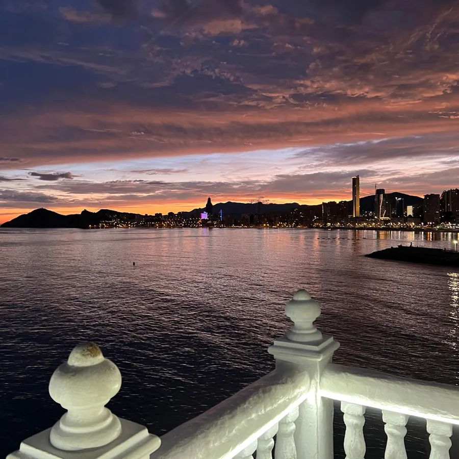 Promenada w Benidorm zimą